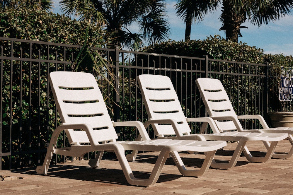 sandcastle oceanfront resort at the pavilion