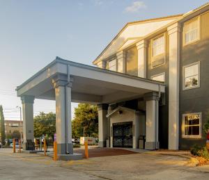 spark by hilton lafayette south