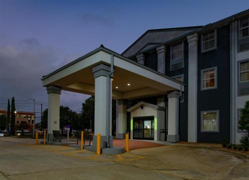 spark by hilton lafayette south