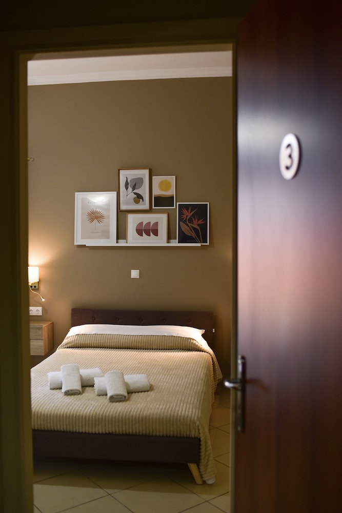 vasilios marinos rooms