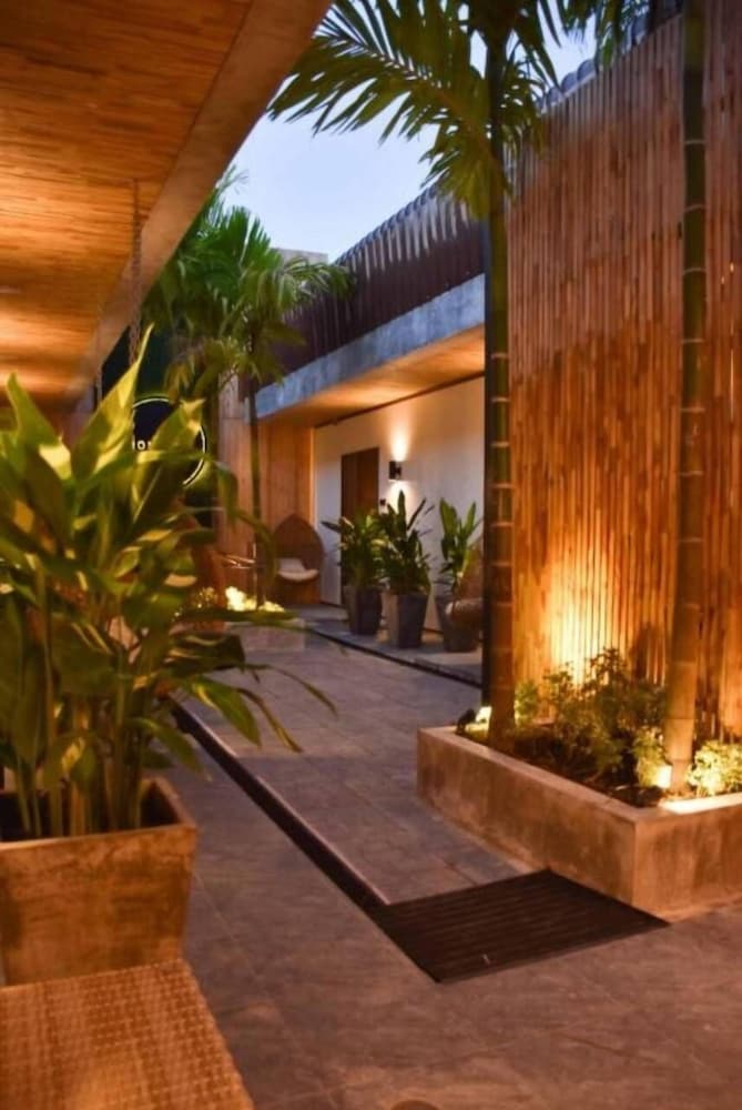 momento bangtao beach