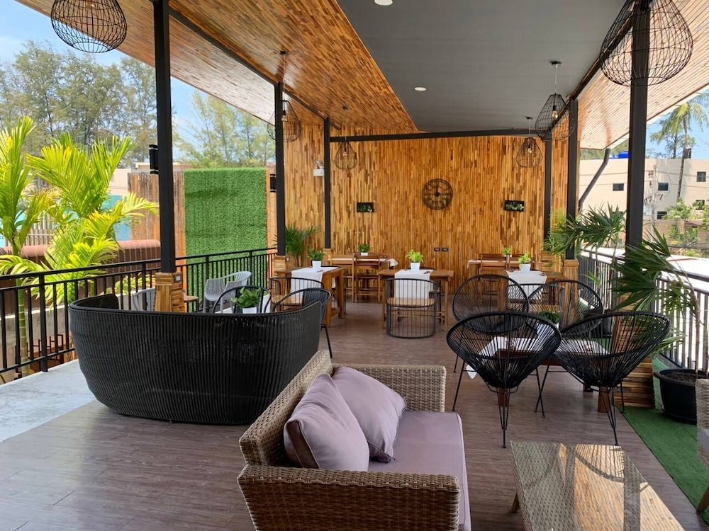 momento bangtao beach