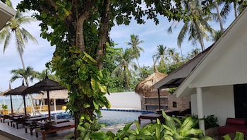 El Pillax Lanta Resort,,4 star