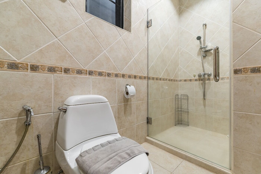 anb poolvilla 2br with private beach
