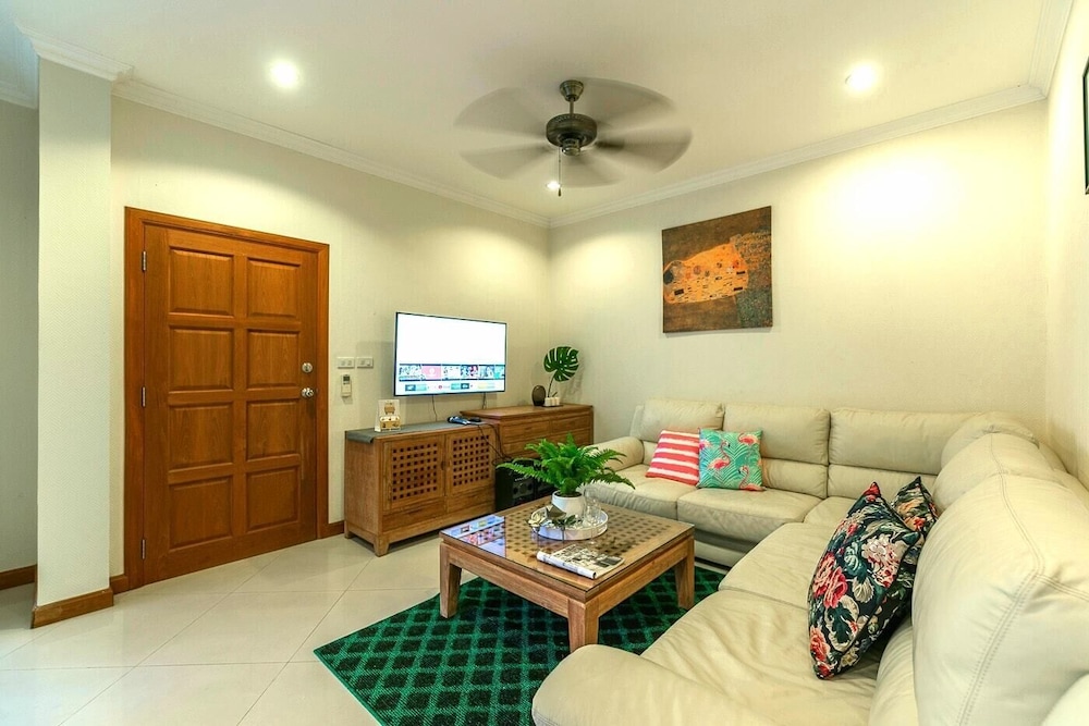 anb poolvilla 2br with private beach