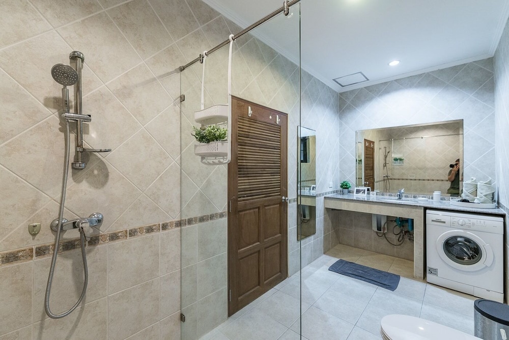 anb poolvilla 2br with private beach