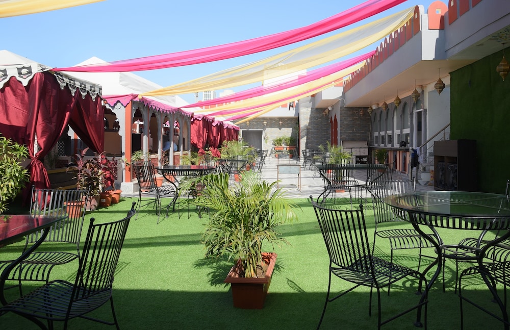 hotel laxmi niwas a heritage retreat