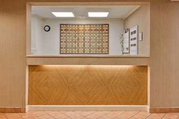 La Quinta Inn & Suites By Wyndham Lakeland East,Lakeland - Winter Haven>>Lakeland,3 star