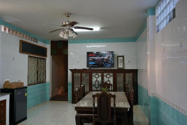 niece hostel sha extra plus