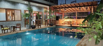 Le Grand Bleu Hotel,,3 star