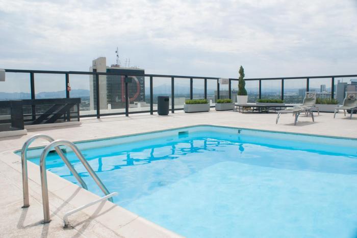 four queens hotel and casino