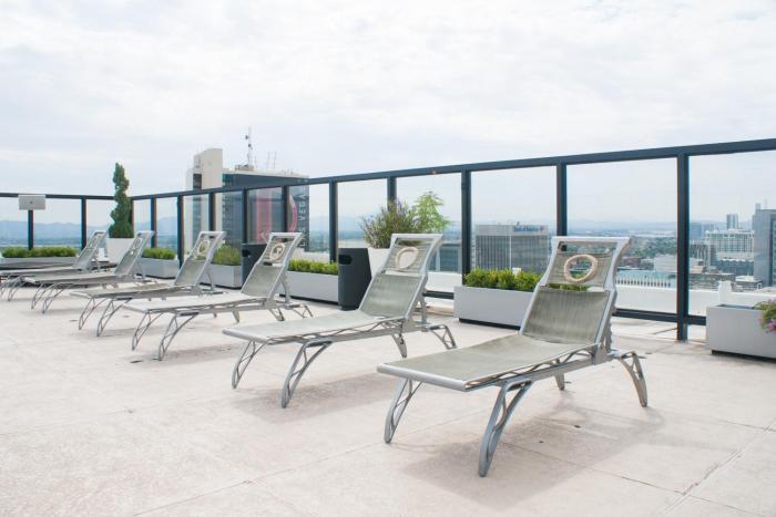 four queens hotel and casino