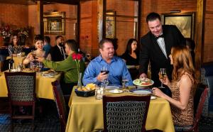 four queens hotel and casino