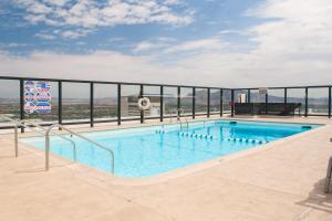 four queens hotel and casino