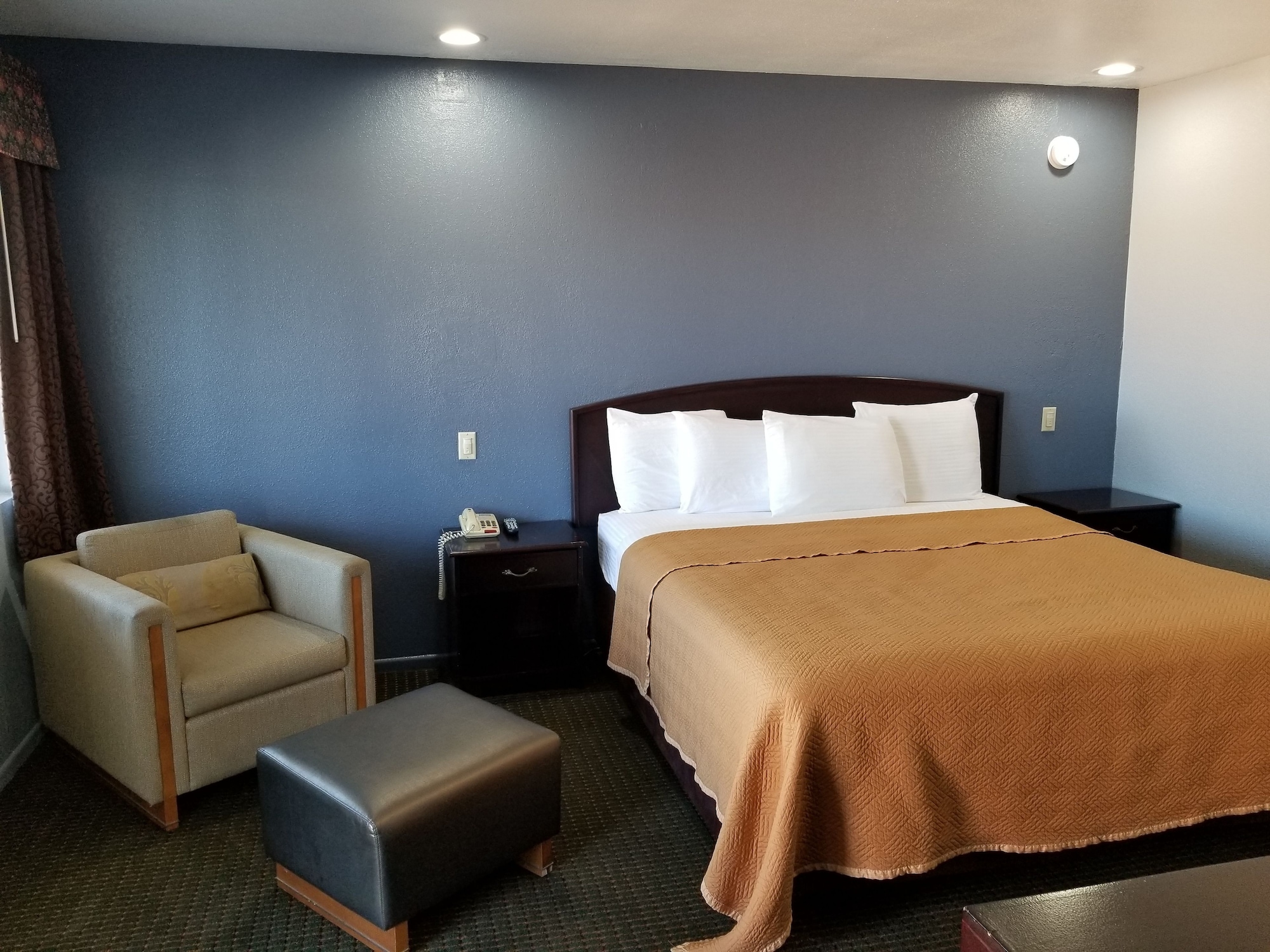 Travelodge By Wyndham Barstow,San Bernardino County>>Barstow,2 star