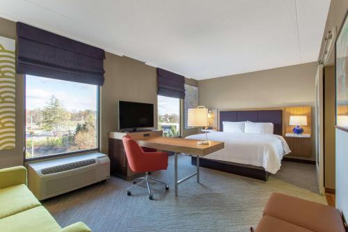 hampton inn and suites albany airport