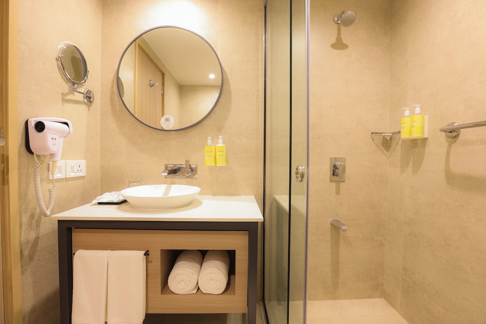 noorya business and banquet hotel