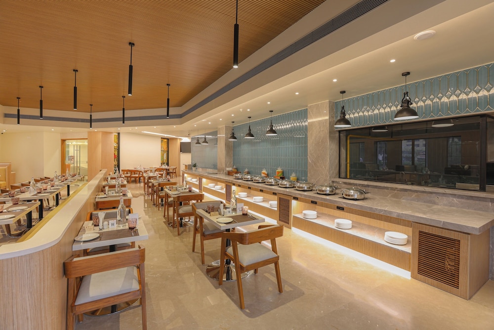 noorya business and banquet hotel