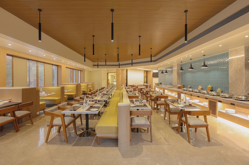 noorya business and banquet hotel