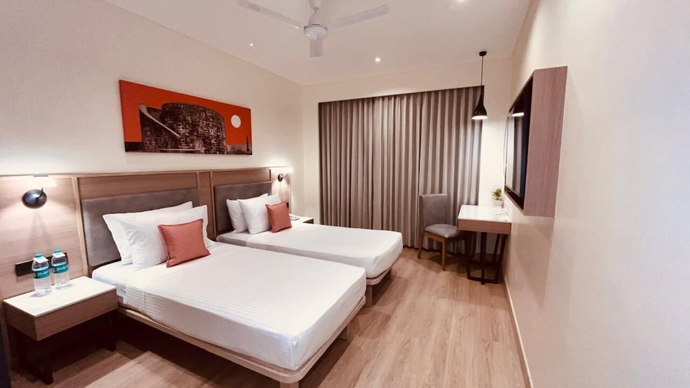 noorya business and banquet hotel