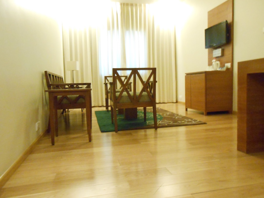 noorya business and banquet hotel