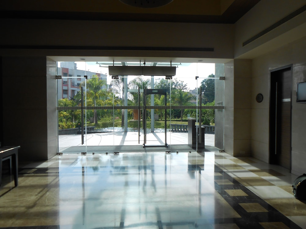 noorya business and banquet hotel