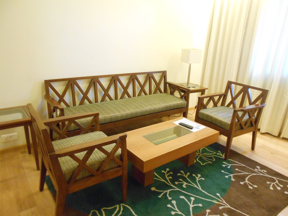 noorya business and banquet hotel