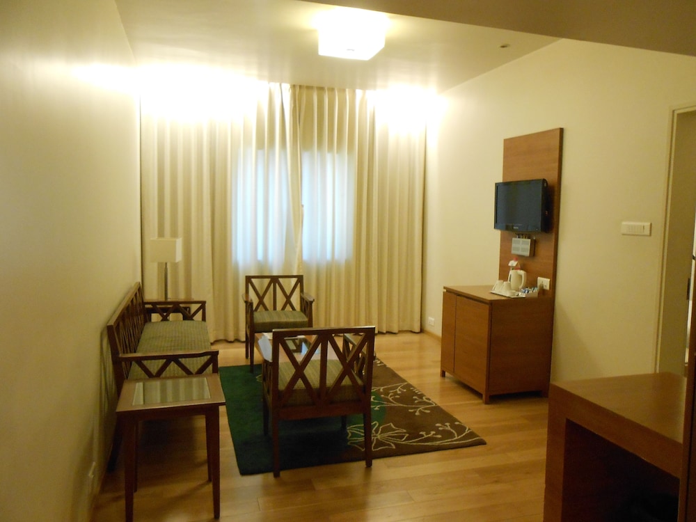 noorya business and banquet hotel