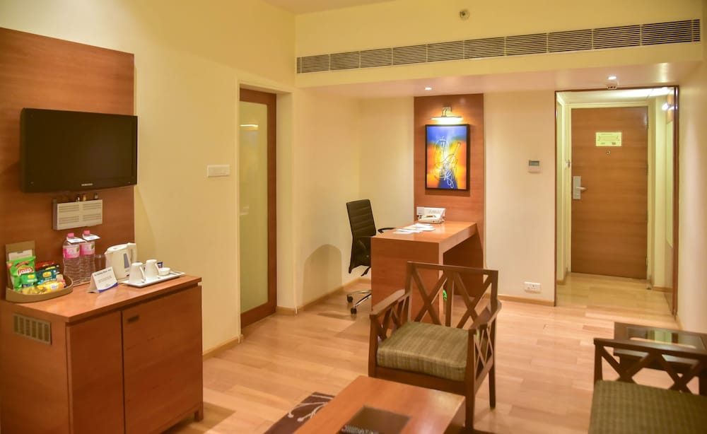 noorya business and banquet hotel
