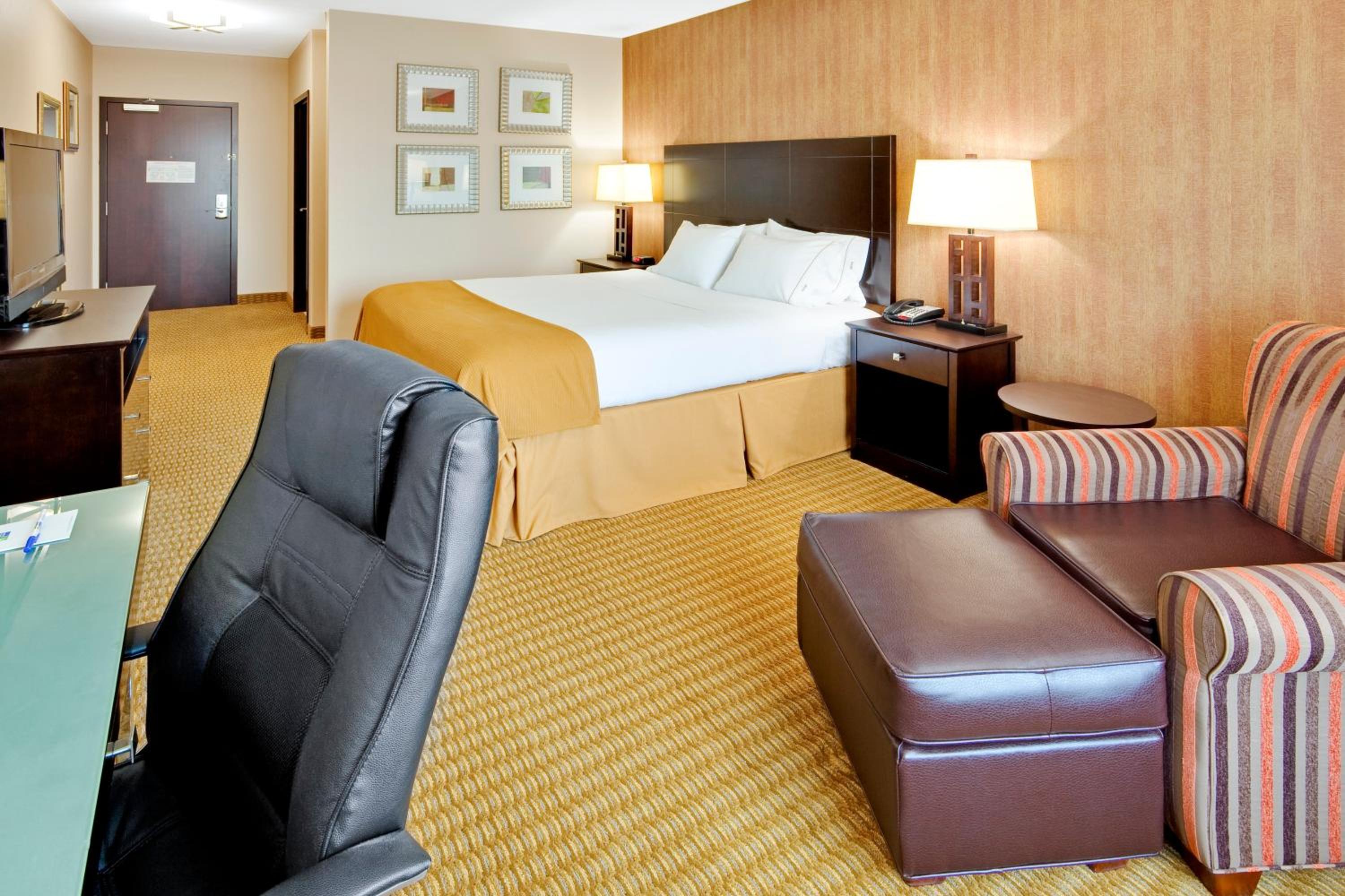 holiday inn express hotel and suites lebanon by ihg