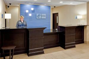 holiday inn express hotel and suites lebanon by ihg