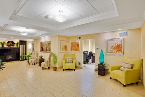 holiday inn express hotel and suites lebanon by ihg