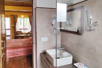 hotel shambhala resort