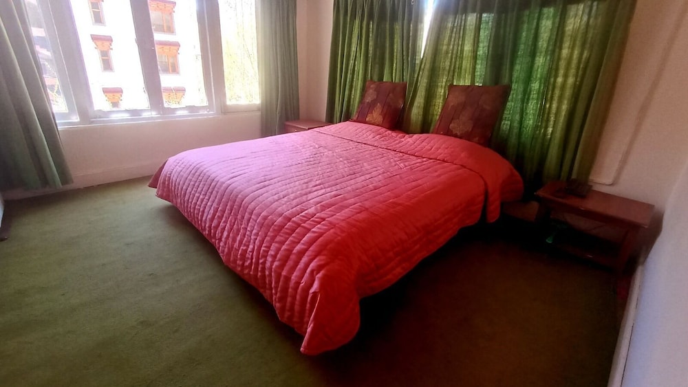 hotel shambhala resort