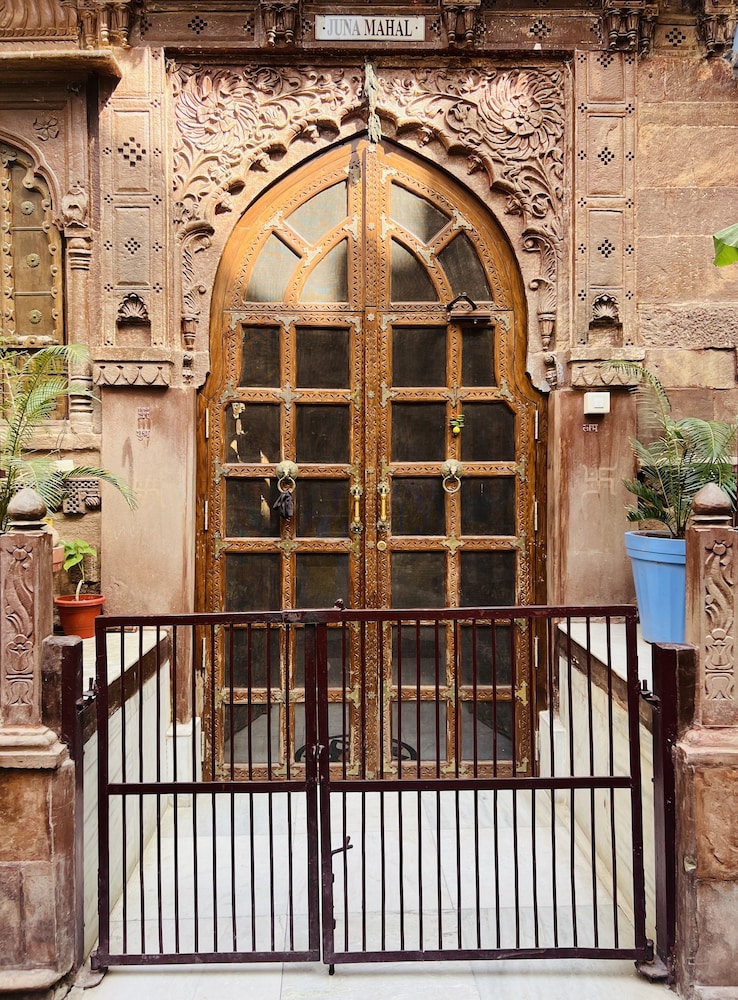 juna mahal