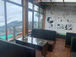 hideout backpackers hostel