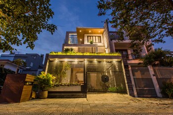 icity villa riverfront danang