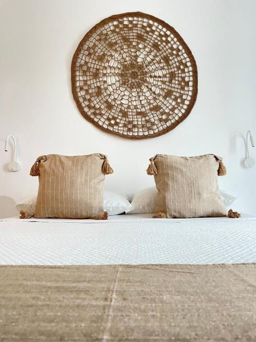 cal day rooms santorini