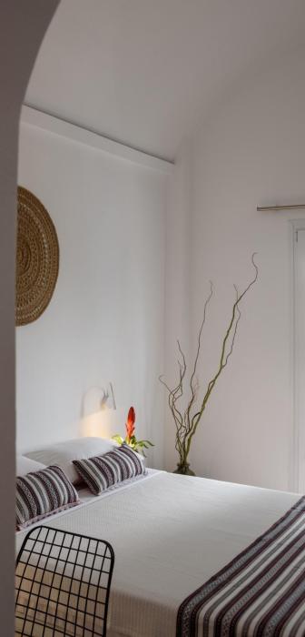 cal day rooms santorini