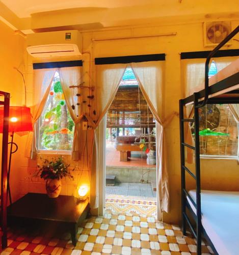 tram homestay
