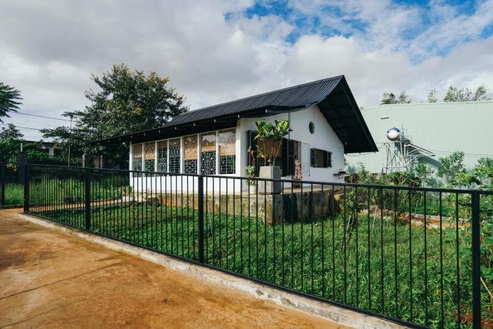 xom organic farm stay