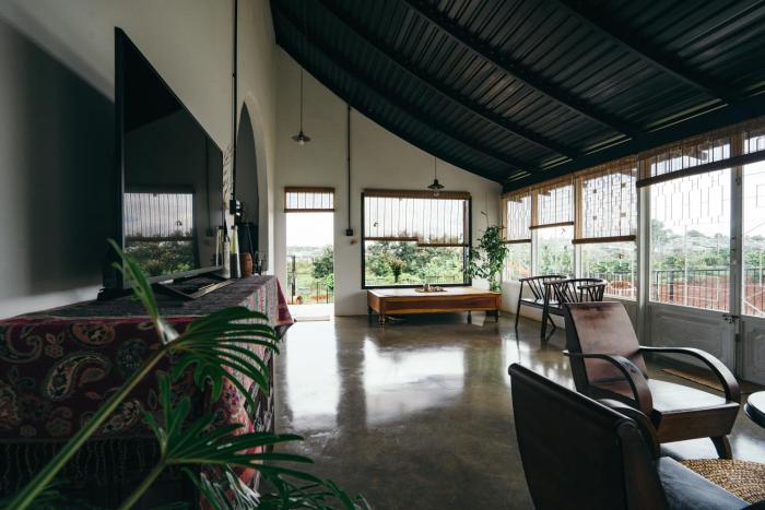 xom organic farm stay