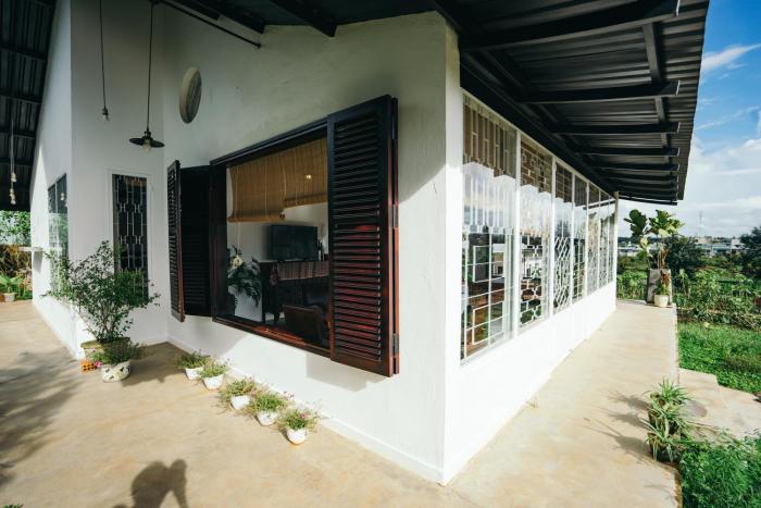 xom organic farm stay