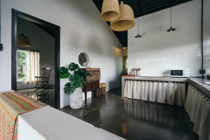 xom organic farm stay