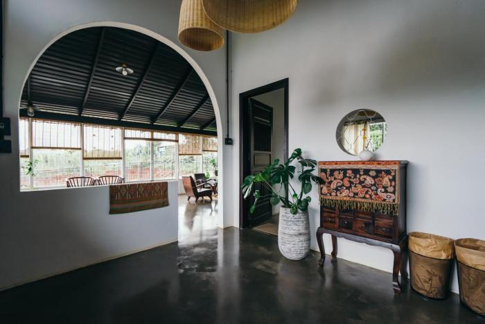 xom organic farm stay