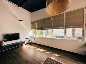 xom organic farm stay