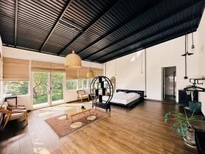 xom organic farm stay