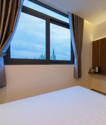 west lake hotel near bai dai beach