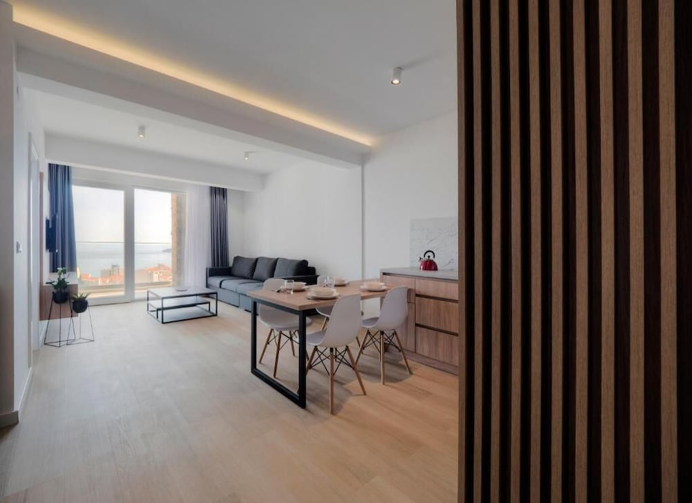 apartment alexander