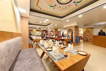 hotel ganga ratan